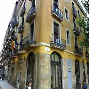 Nou Raval Гостевой дом